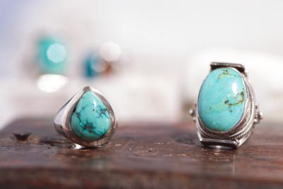 anelli in argento e pietre dure