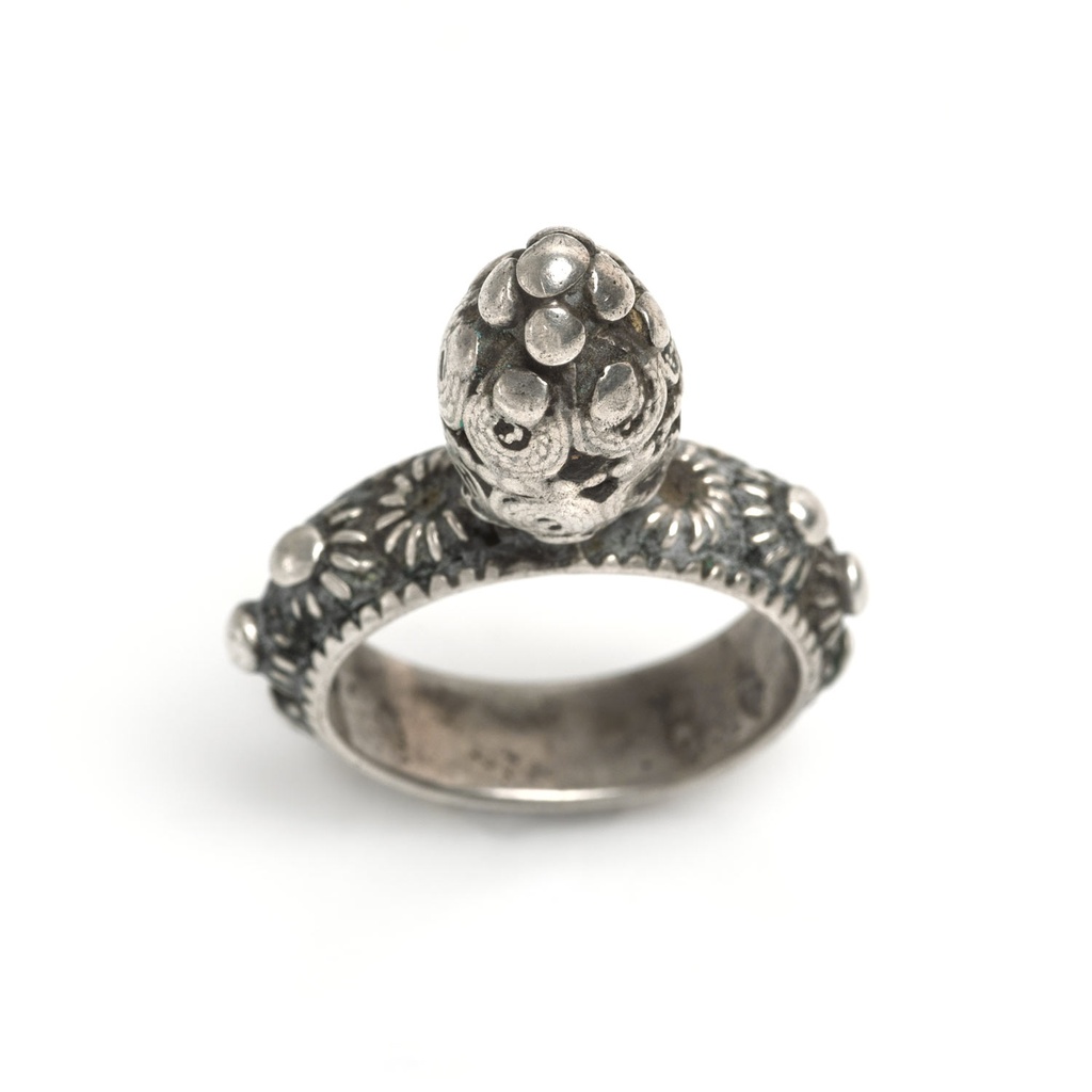 antico-anello-in-argento-dello-yemen