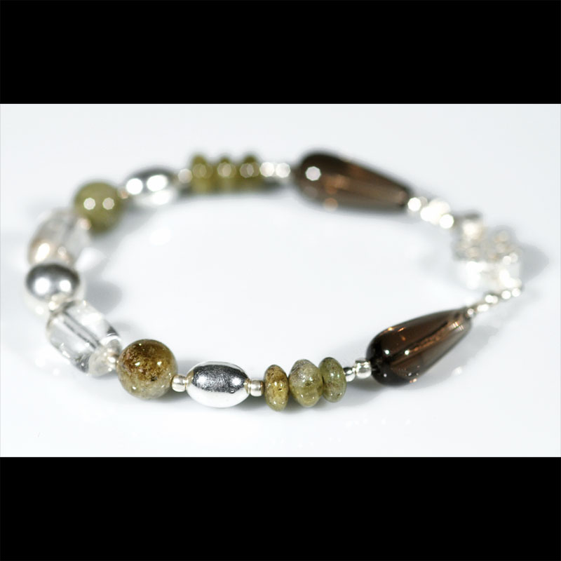 bracciale-con-quarzo-affumicato-granato-verde-quarzo-rutilato-argento