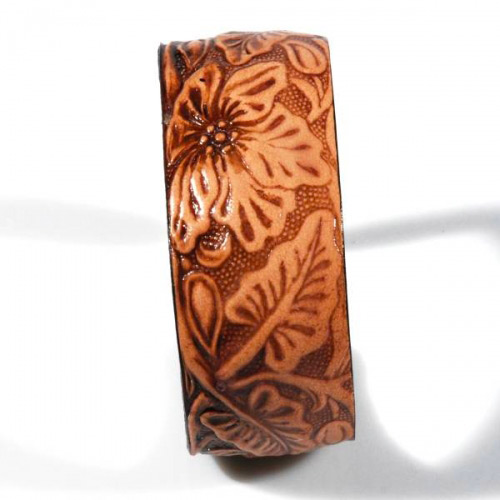 bracciale-in-cuoio-inciso-foglie-marrone-chiaro