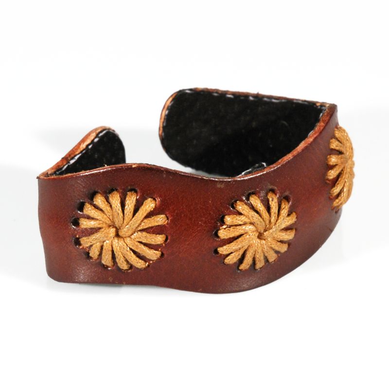 bracciale-in-cuoio-testa-moro-con-ricamo