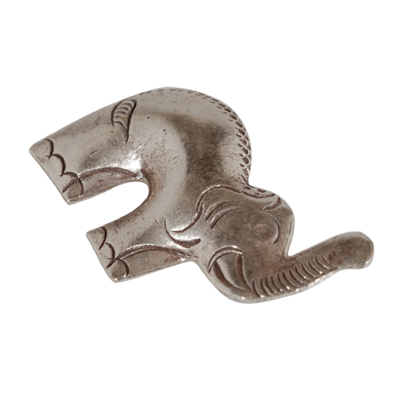 ciondolo-in-argento-con-elefante