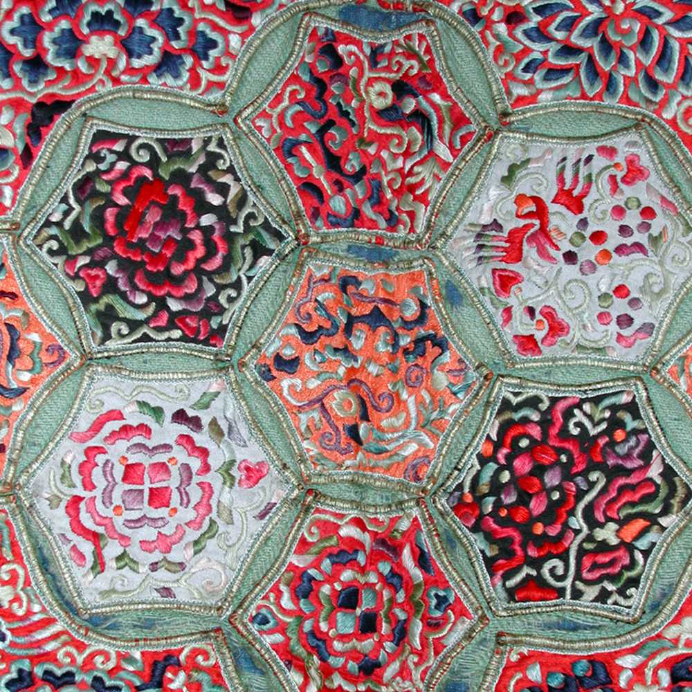 baby-carrier-miao-ricamato-seta-con-fiori