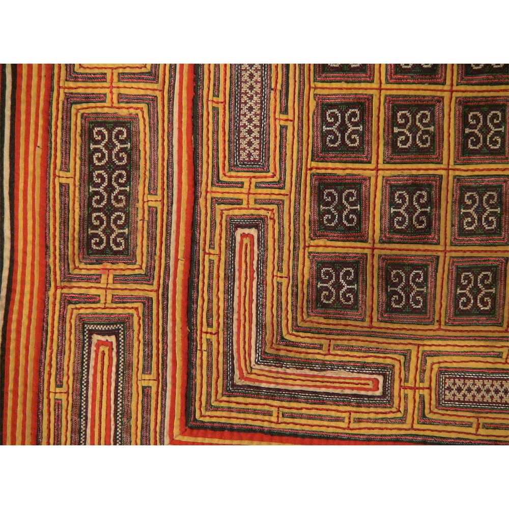 miao-pannello-ricamato