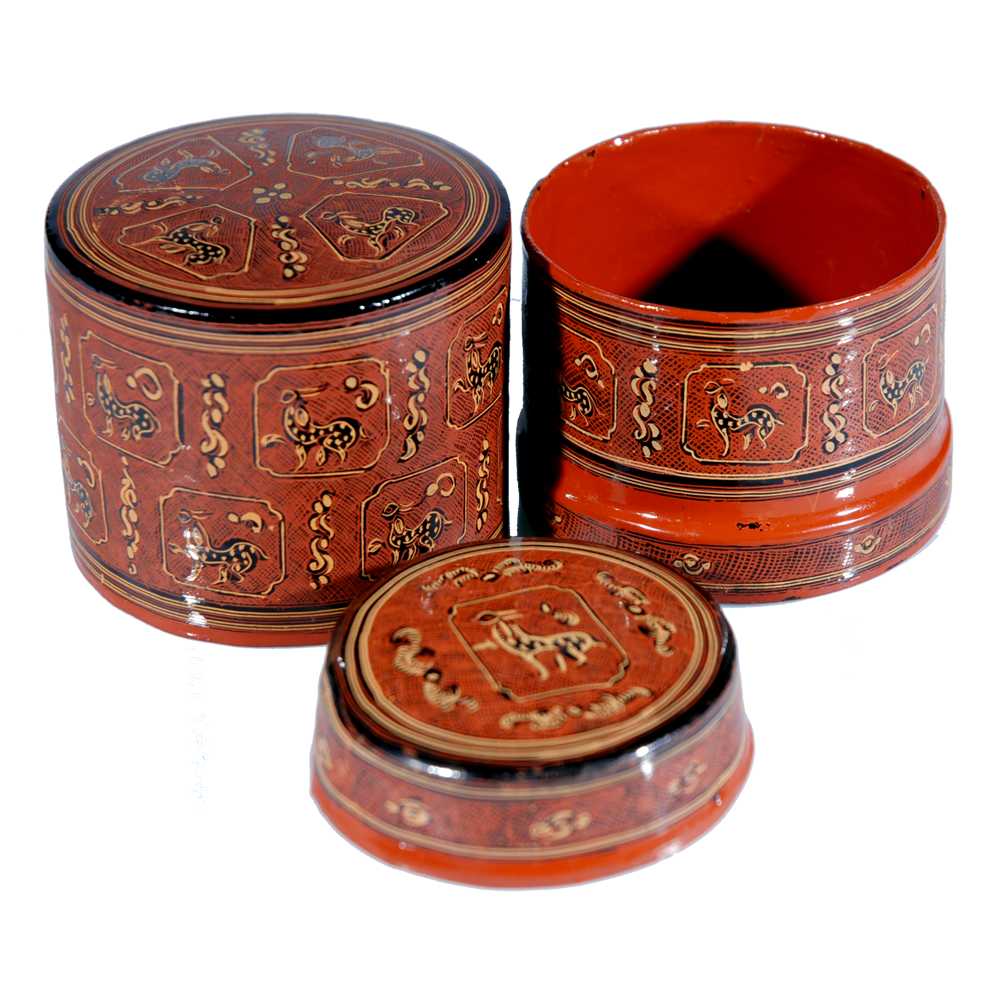 scatola-in-lacca-birmana-con-decorazioni-animali