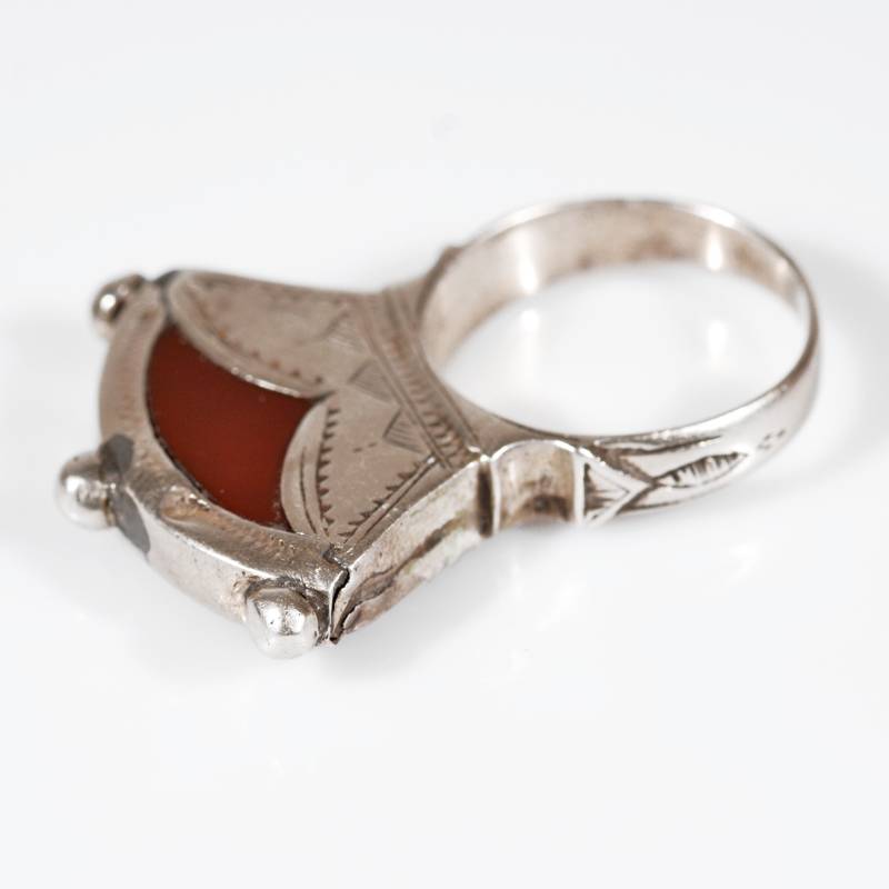 anello-tuaregh-tisek-in-argento-e-corniola