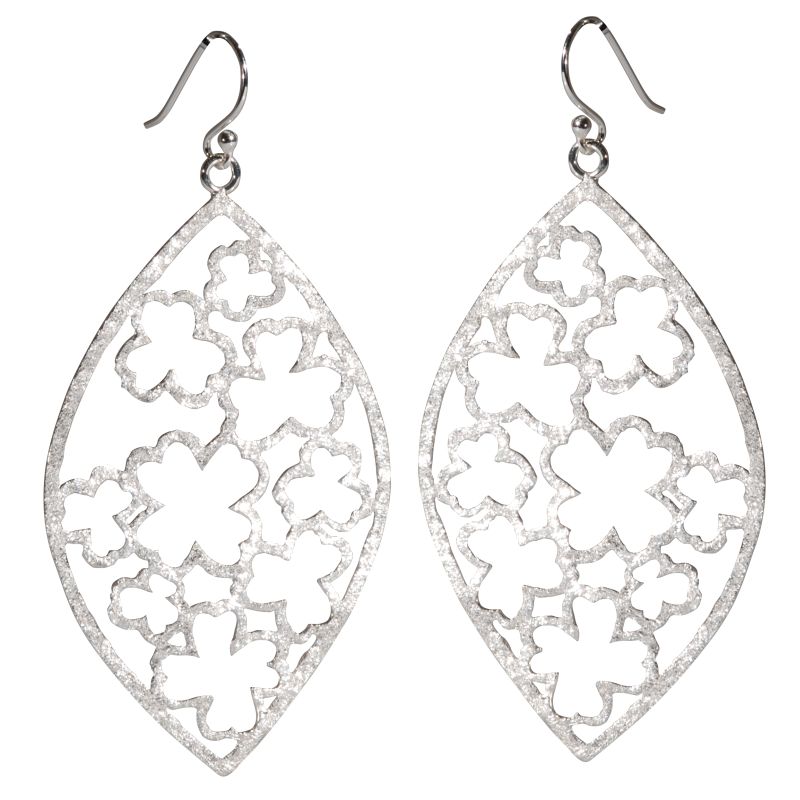 Orecchini traforati con fiori