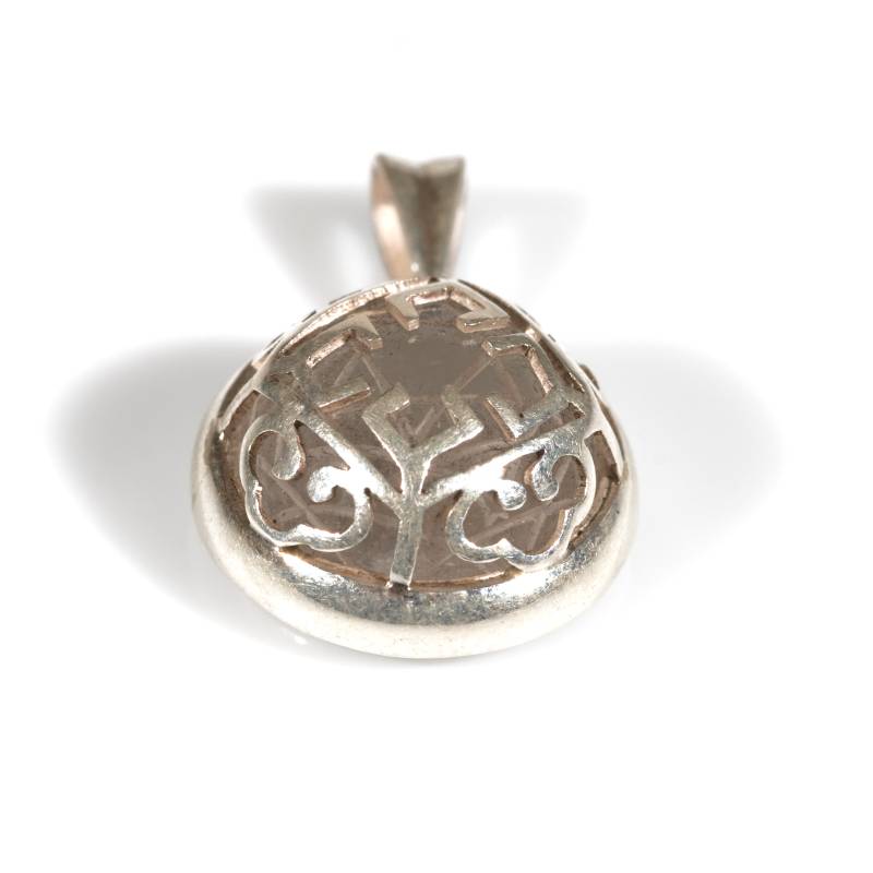 Pendente nepalese in argento e cristallo di rocca