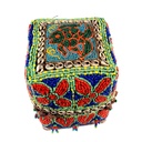 Scatola indonesiana con lavoro di perline con pesce