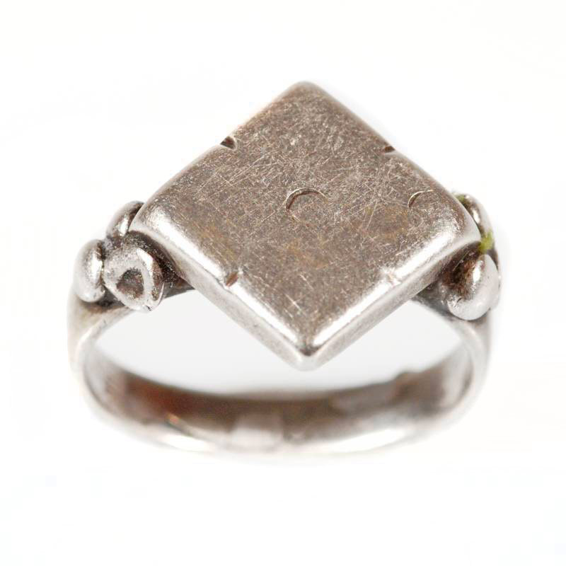 Antico anello sarakolè