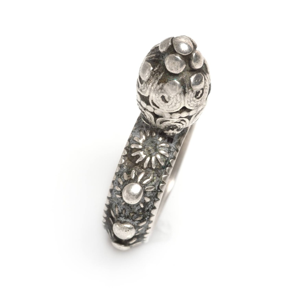 Antico anello in argento dello yemen